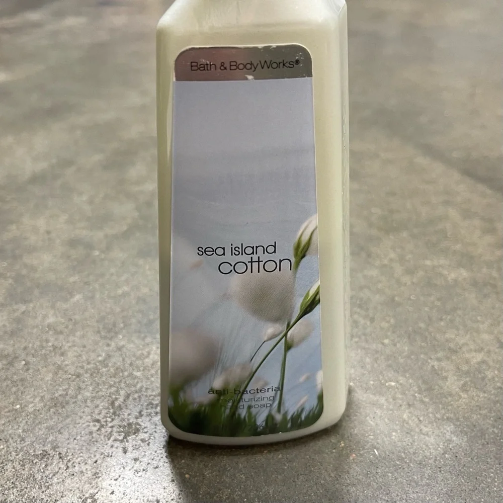 Bath & Body Works Sea Island Cotton Anti Bacterial Moisturizing Hand Soap RARE